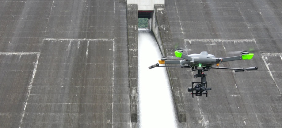 石川エナジーリサーチ：多くの測量機器を使用できる「Build Flyer」